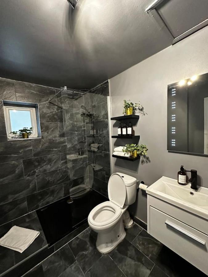 Spacious Studio For 4 Flat Near Regents Park N2 런던 외부 사진
