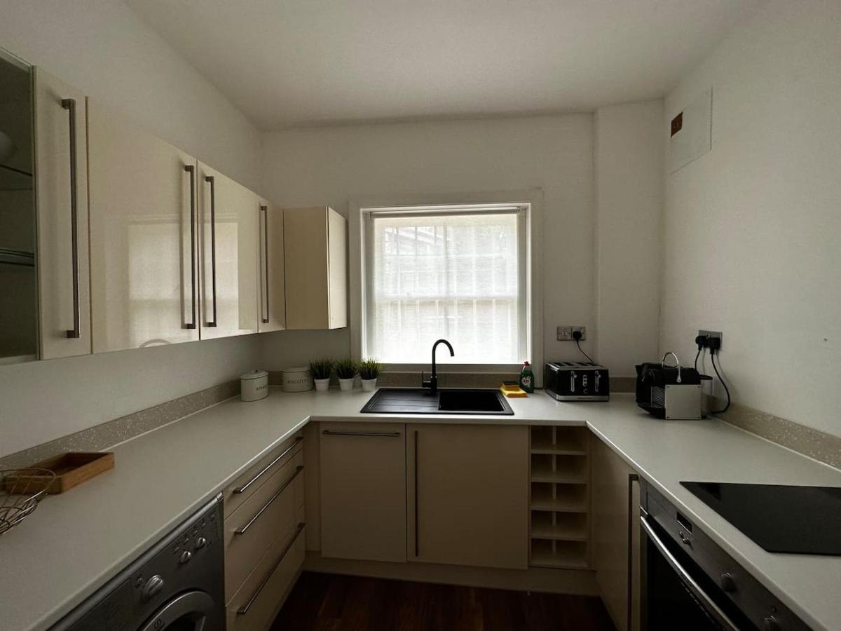 Spacious Studio For 4 Flat Near Regents Park N2 런던 외부 사진